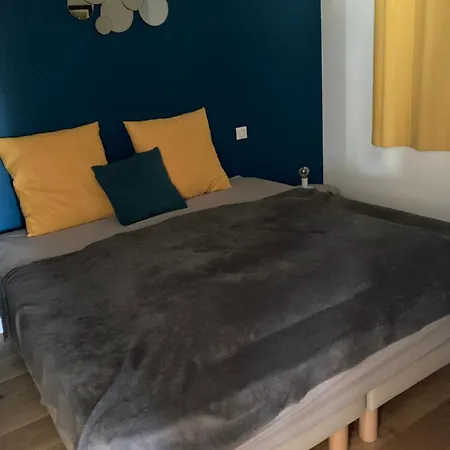 Maison Les Bains 펜션 캄보레방